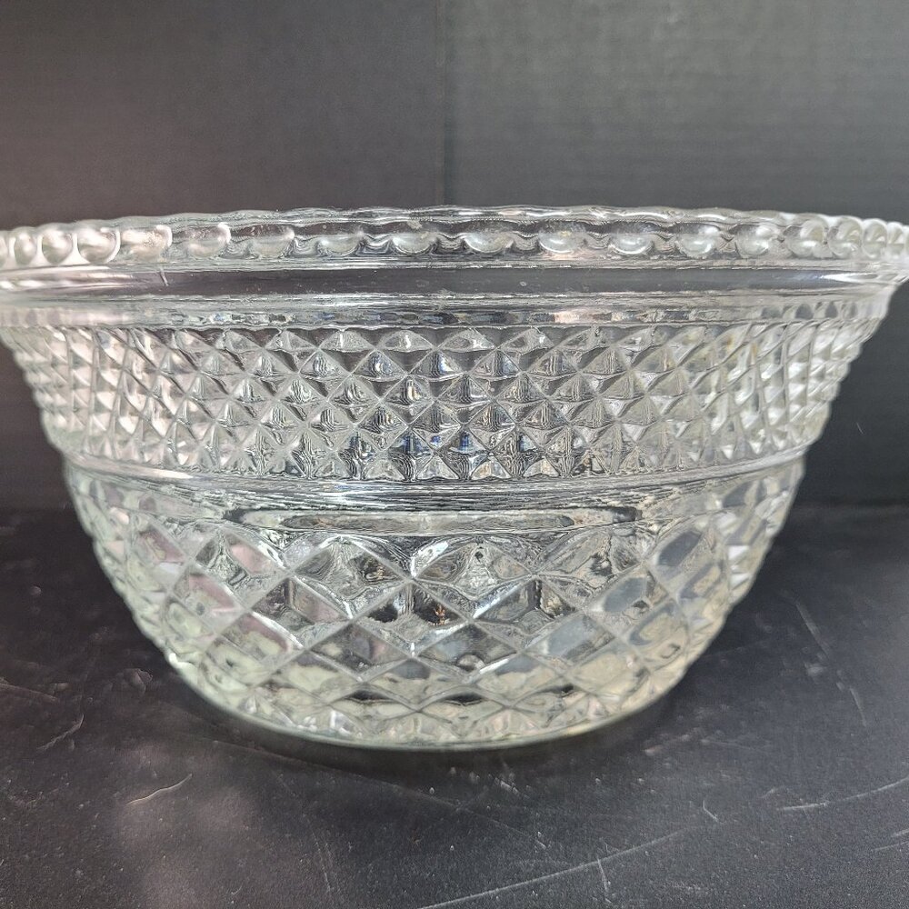 Anchor Hocking Wexford Crystal Glass Salad Or Punch Bowl - 9 1/2" x 5" vintage